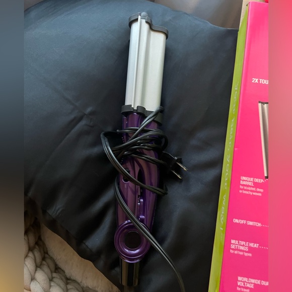 New in box Bedhead waver - Picture 3 of 4